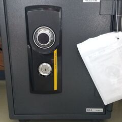 金庫、ほぼ新品です。