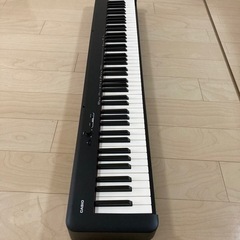 電子ピアノ（ヘッドホン付き）