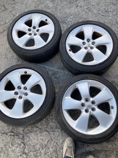 30プリウス純正ホイル