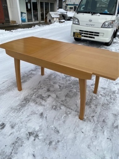 バタフライ　ダイニングテーブル　2人用〜4人用