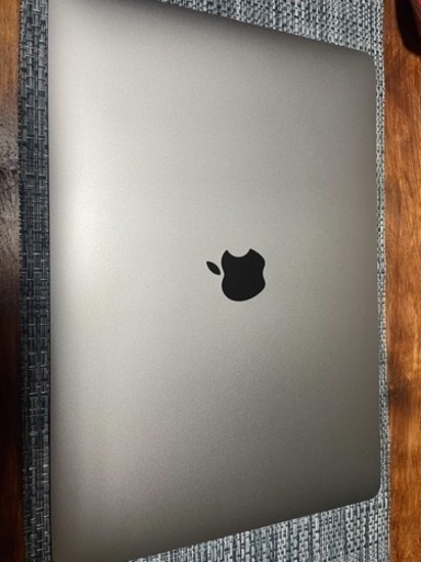 2020年MacBook AirM-1です！