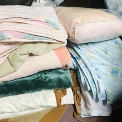 【無料】冬用寝具　まくら　羽毛布団
