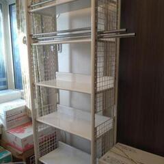 スチール突っぱりラック　本棚の画像