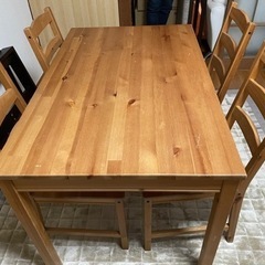 【無料】ダイニングテーブル　傷ありの画像