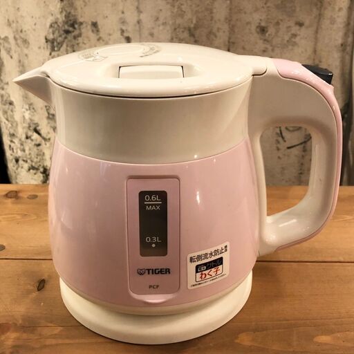 ✨期間限定・特別価格✨TIGER／タイガー 電気ケトル わく子 2016年製 PCF-G060 中古家電