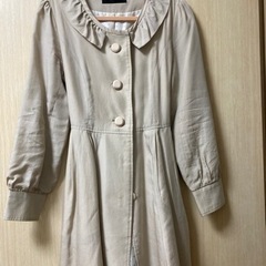 くすみピンクトレンチコート