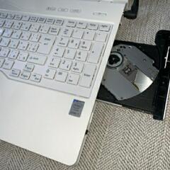 富士通　LIFEBOOK AH53/U /CPU Core i7-4722HQ 2.4HHz /メモリ8GB/ブルーレイドライブ/Windows 10 /SSD 480GB /中古品の画像