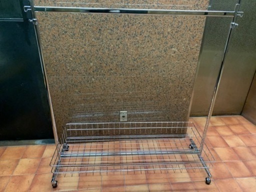 未使用ハンガーラック　5000円
