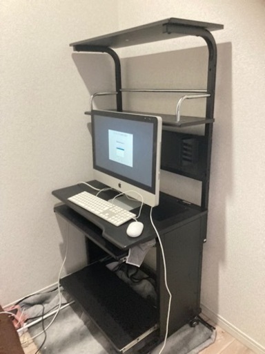 決まりました?‍♀️パソコンMac   パソコンデスク付き