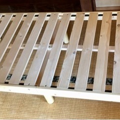 お子様にピッタリ、180㎝木製ベッドマット付き