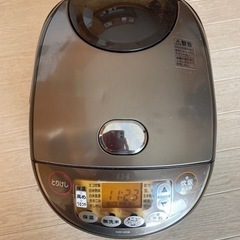 炊飯器の画像