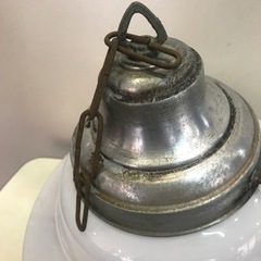 お話し中　レトロ　ヴィンテージ　ミルクガラスとアルミ　ペンダントライトのカバーの画像