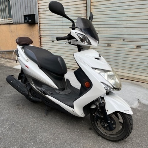 ★お支払い総額 8.8万円★ ホンダ PCX125  JF28  ベリアルマフラー！ フロントマスク！ 社外リアサス！ カスタムあり♪  カスタム小型お探しの方に♪ 関東圏内即日配送可能です！ ☆お支払い総額 8.8万円☆ ホンダ PCX125 JF28 ベリアルマフラー