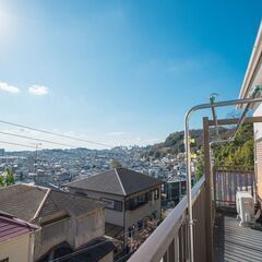 三宮近く！個室広々✨無垢素材なシェアハウス✨ 神戸 絶景 庭あり 2階 海外交流 異文化交流 　 駐輪場 エアコン完備 神戸市 北野 兵庫区 - 不動産