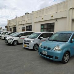 【入社祝金有！】未経験、無資格でもOK！軽度者中心のデイサービス介護職(フルタイム)募集！の画像