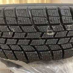 スタッドレスタイヤホイールセット未使用品の画像