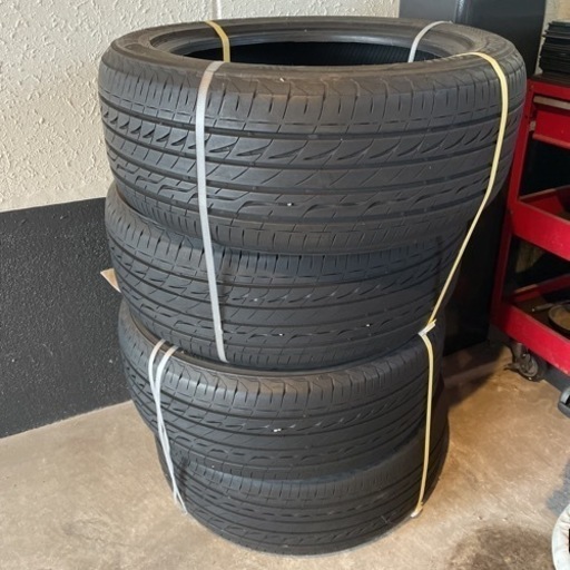 ブリヂストン　レグノ　バリ山　235/50-18