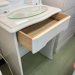 【お取引中】ホワイトドレッサー　ライト付き　姫系コスメ台　ホワイト　化粧台★4682★の画像