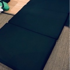 めっちゃ軽い３つ折りマットレス　/ Foldable Light...