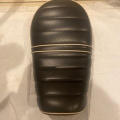 お話中)Z50J モンキー　タックロールシート　白パイピング　中古