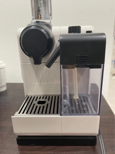 ネスプレッソコーヒーマシン\u0026カプセルホルダー　ラティシマ　タッチ　ホワイト