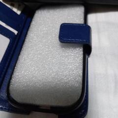 らくらくスマートフォンのケースの画像