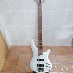 IbanezSR300e-PWベースギター