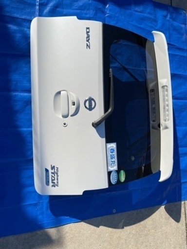 日産デイズ　DAYSリアゲート