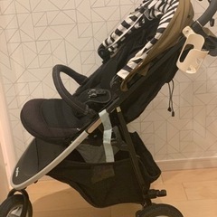 アプリカ、スムーヴ三輪ベビーカー