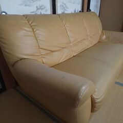 三人掛けソファー