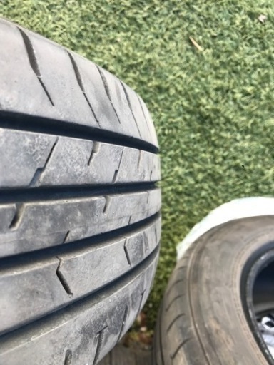 タイヤ　195/60R16 バリ溝です
