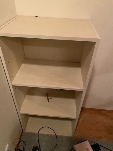 IKEA 勉強机と本箱