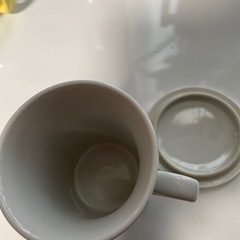 蓋付きカップの画像