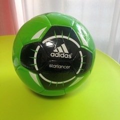決まりました　美品　小学生用　サッカーボール　アディダス