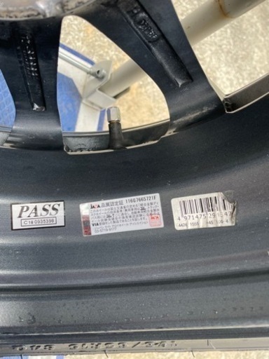 トヨタ アクア値下げしました  スタッドレスタイヤ ホイール175/65R/15 4本セット 使用期間3ヶ月 車庫保管