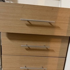 3段引き出し付きの画像