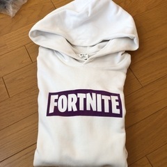 パーカー　UNIQLO フォートナイトパーカー