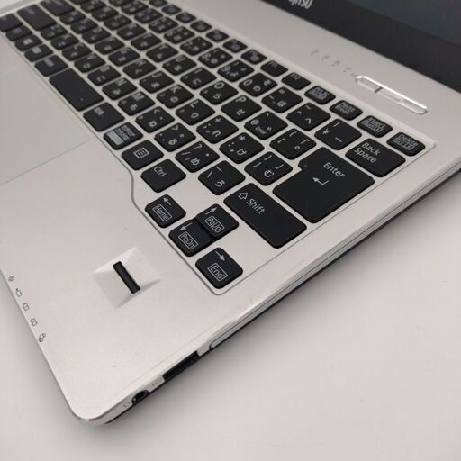 富士通 第5世代Core i5搭載 メモリ10G SSD120G 13.3型フルHD　webカメラ　USB 3.0 Wifi対応 　＃