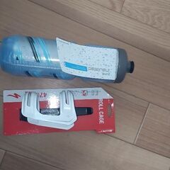 （新品）スポーツサイクル用ボトルケージ、ボトルをお売りいたします...