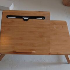 折り畳みテーブル ベットテーブルの画像