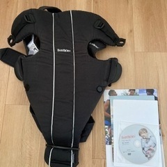 新生児用品　中古品 8点セット　抱っこ紐　チャイルドシート　搾乳器　ミルトン　転倒防止ヘッドガード　他の画像