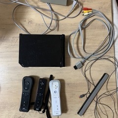 Wii本体 リモコン3つ リモコンカバー2つ センサー 電源 白...