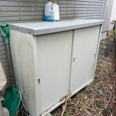 引き取り決まりました！小型物置　高さ100.横120奥行き50 ...
