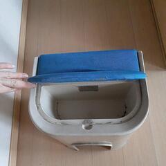 JUKI踏み台になる椅子　収納付き　差上げますの画像