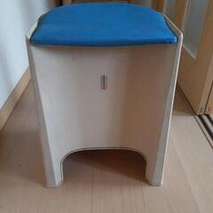 JUKI踏み台になる椅子　収納付き　差上げますの画像
