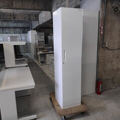 コクヨ　エディア　1人用ロッカー　掃除用具入れ 『中古美品、小傷...