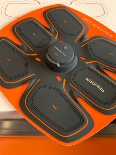 【取引完了】在宅ダイエットの方にお勧めMTGのSIXPAD Abs Fit 2 中古美品