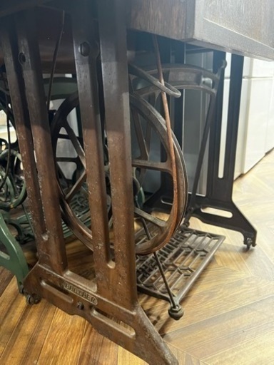 【リユースショップBYREUSE配達・設置OK】junk アンティークミシン