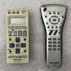 シャープ13インチテレビ＆【ジャンク】パナソニックVHSプレーヤー セットの画像