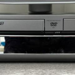 シャープ13インチテレビ＆【ジャンク】パナソニックVHSプレーヤー セットの画像